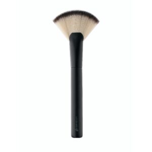 Makeup børste fra Glo, perfekt til blush, shimmer brick og highlighter