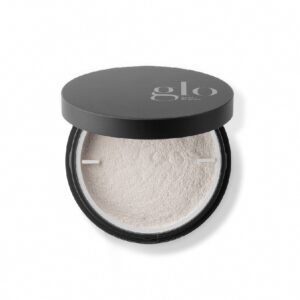 Setting powder fra Glo Skin Beauty, der indeholder diamantstøv. Den perfekte afslutning på din makeup for uovertruffet holdbarhed.